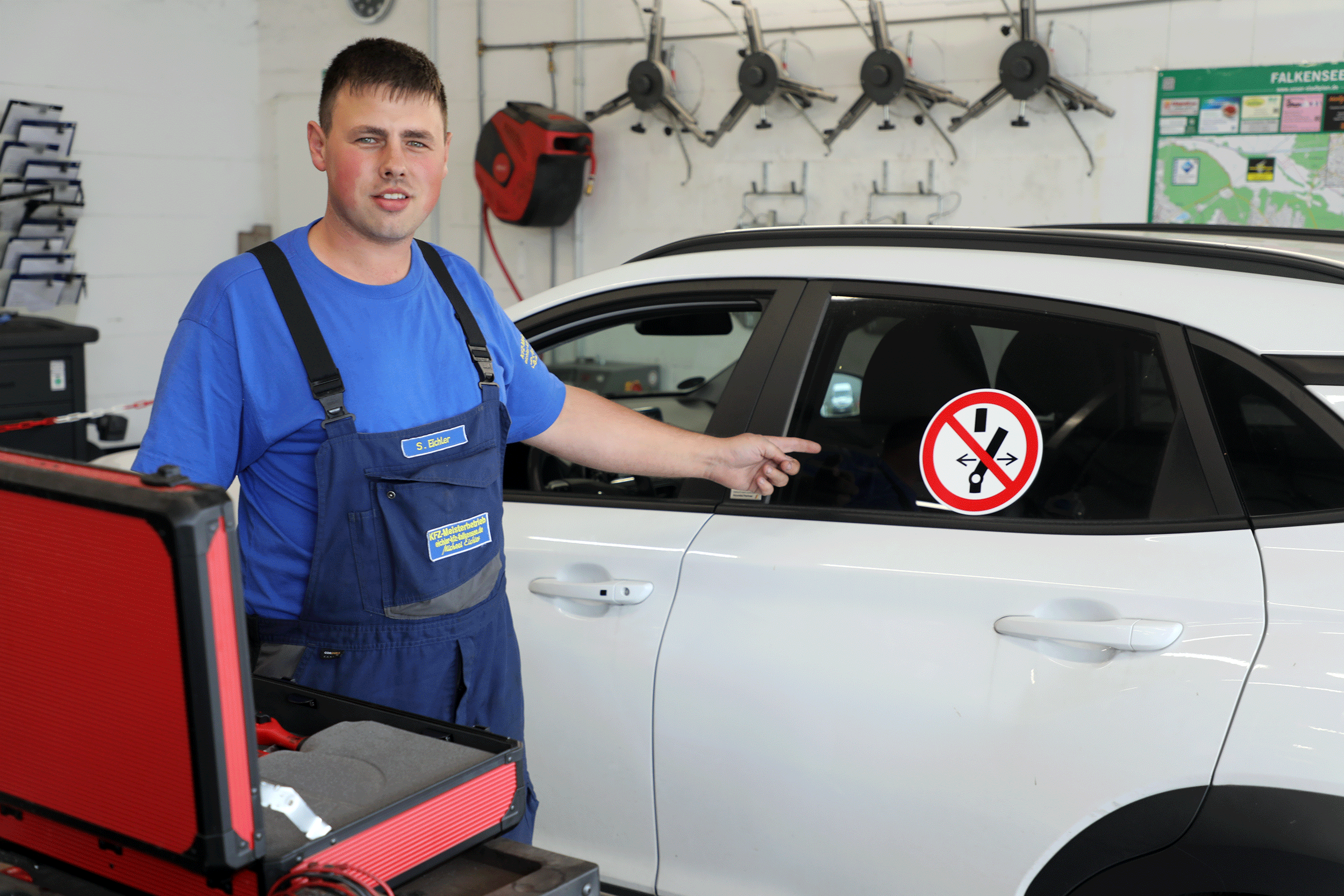 Elektromobilität - Kfz-Meister und Inhaber Michael Eichler